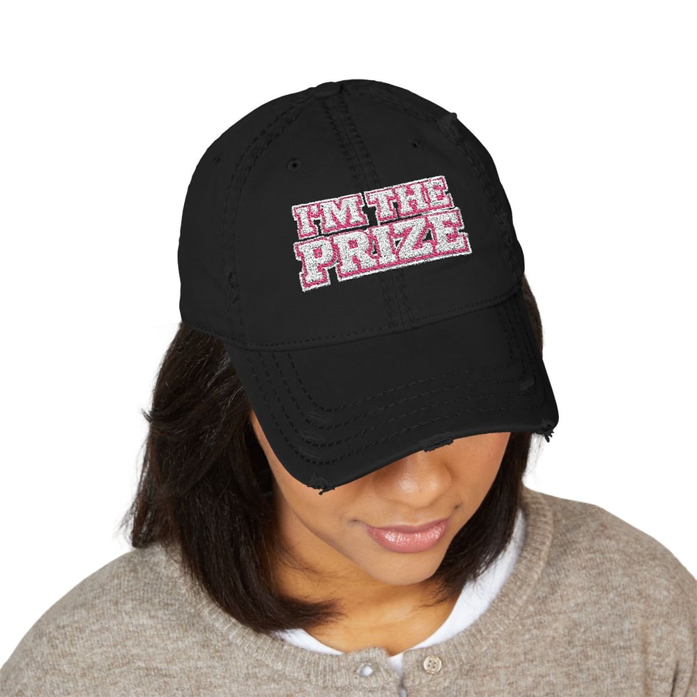 Image of Distressed Dad Hat – 'I'M THE PRIZE' Embroidered Vintage Baseball Cap