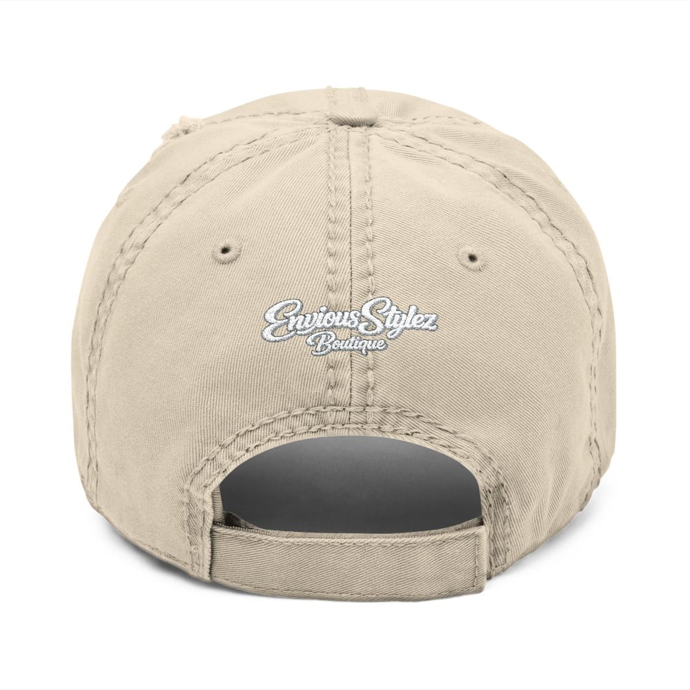 Image of Distressed Dad Hat – 'I'M THE PRIZE' Embroidered Vintage Baseball Cap