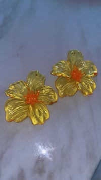 Image 2 of Flower me