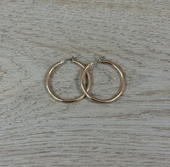 Image of GP HOOP WOMEN'S EARRINGS 