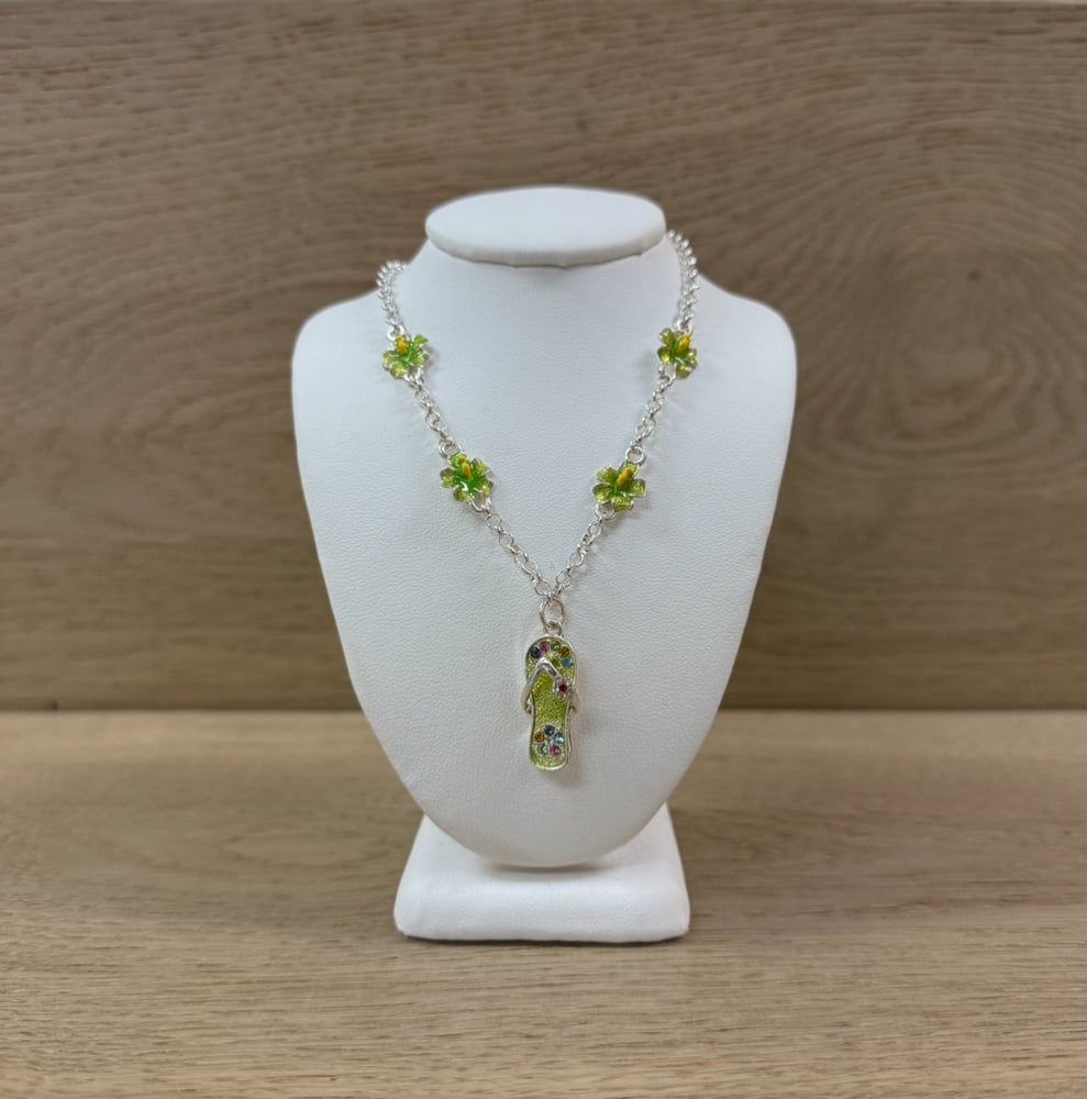 Image of GREEN HIBISCUS SLIPPAH WOMEN'S NECKLAC