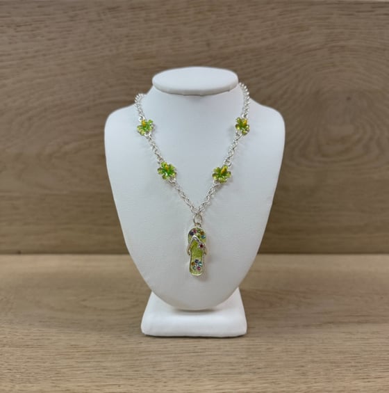 Image of GREEN HIBISCUS SLIPPAH WOMEN'S NECKLAC
