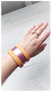 Image 5 of Bracciale bangle artigianale in pelle ESSENTIAL MEDIUM - Solstizio