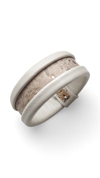 Image 3 of Bracciale bangle artigianale in pelle ESSENTIAL SMALL - Deserto