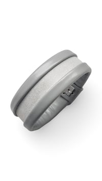 Image 1 of Bracciale bangle artigianale in pelle ESSENTIAL SMALL - Cenere