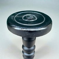 Image 8 of Porte-chapeau vintage en bois tourné noir - support pour chapeau et perruque