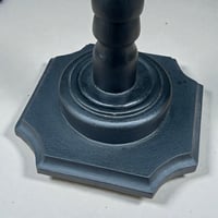 Image 6 of Porte-chapeau vintage en bois tourné noir - support pour chapeau et perruque