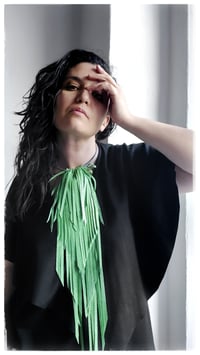 Image 2 of Collana in pelle artigianale CROW KING - Green Ray