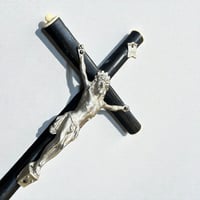 Image 3 of Crucifix ancien Napoléon III bois noirci et métal argenté Christ avec  crâne Memento Mori