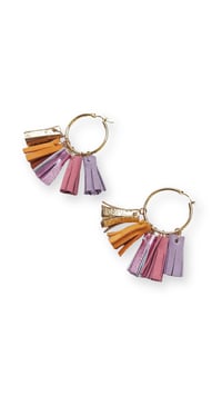 Image 3 of Orecchini pendenti in pelle AFRODITE HOOP - Sunset