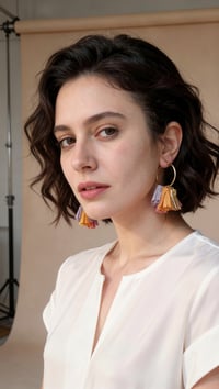 Image 2 of Orecchini pendenti in pelle AFRODITE HOOP - Sunset