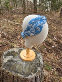 Image 2 of Pure Linen fabric in Azure Meadow 
