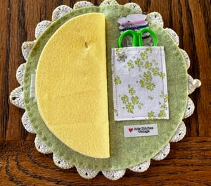 Image of Green Doily Needle Book