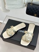 Image 1 of Gold Chinelas