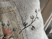 Image 5 of EARLY 20TH CENTURY HAND EMBROIDERED ANTIQUE TURKISH TEXTILE ON HANDWOVEN VINTAGE LINEN