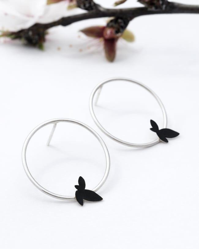 ORECCHINI ESSENZIALI CERCHIO