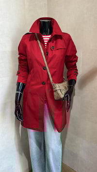 Image 2 of GABARDINA ROJA FUCHS