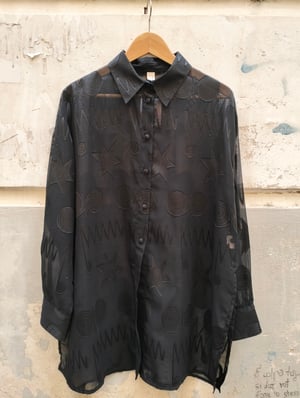 Camicia nera fantasia tono su tono 