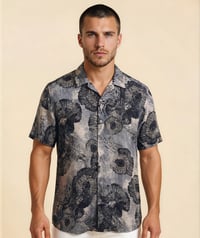 Camisas flores al agua