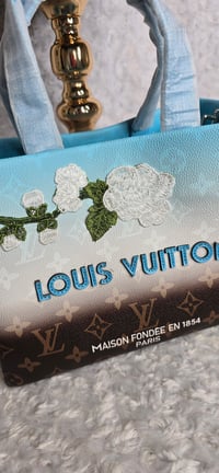 Image 2 of Blue Ombre Medium tote & hat