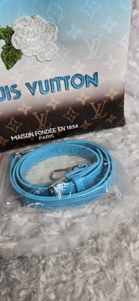 Image 3 of Blue Ombre Medium tote & hat