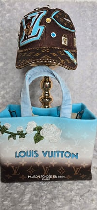 Image 5 of Blue Ombre Medium tote & hat