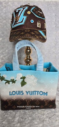 Image 4 of Blue Ombre Medium tote & hat