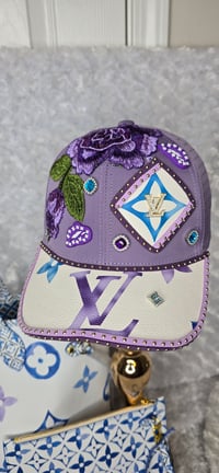 Image 2 of Large Nevafull with Hat