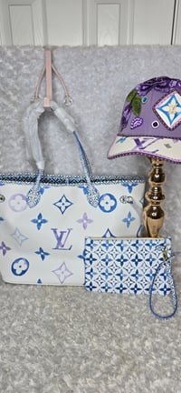 Image 3 of Large Nevafull with Hat