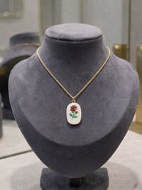 rose necklace 