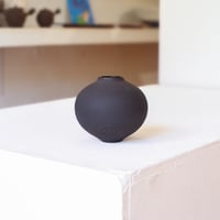 Image 1 of Aqui Siam Ben | Vase "Black Hole"