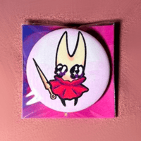 Button Pin "Crying Hornet"