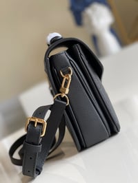 Image 9 of Borsa Louis Vuitton  - Metis #1