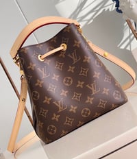 Image 2 of Borsa Louis Vuitton  - NéoNoé BB 