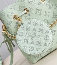 Image 6 of Borsa Louis Vuitton  - Bella Mahina M57068
