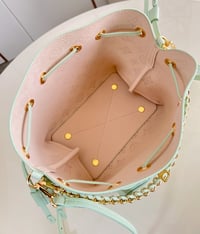 Image 7 of Borsa Louis Vuitton  - Bella Mahina M57068