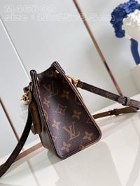 Image 4 of Borsa Louis Vuitton  - OnTheGo BB