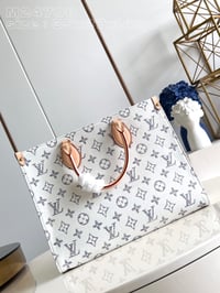 Image 2 of Borsa Louis Vuitton  - OnTheGo #2