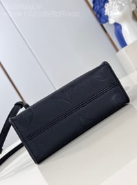 Image 4 of Borsa Louis Vuitton  - OnTheGo PM