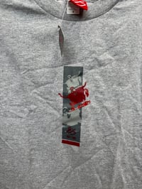 Image 9 of vintage Es shirt size small