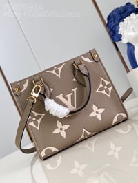 Image 2 of Borsa Louis Vuitton  - OnTheGo PM #3