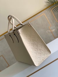 Image 3 of Borsa Louis Vuitton  - OnTheGo MM #2