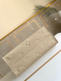 Image 5 of Borsa Louis Vuitton  - OnTheGo MM #2