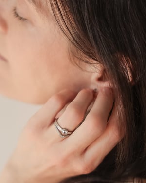 Image of Platinum 4.1mm rose-cut diamond Olive Leaf ring (LON275)