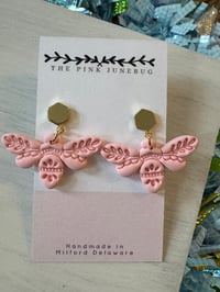 Pink bee 