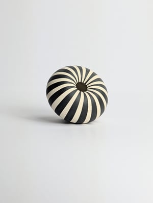 Image of Midi Black & White Humbug Vessel