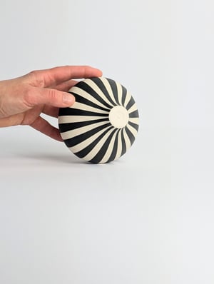 Image of Midi Black & White Humbug Vessel