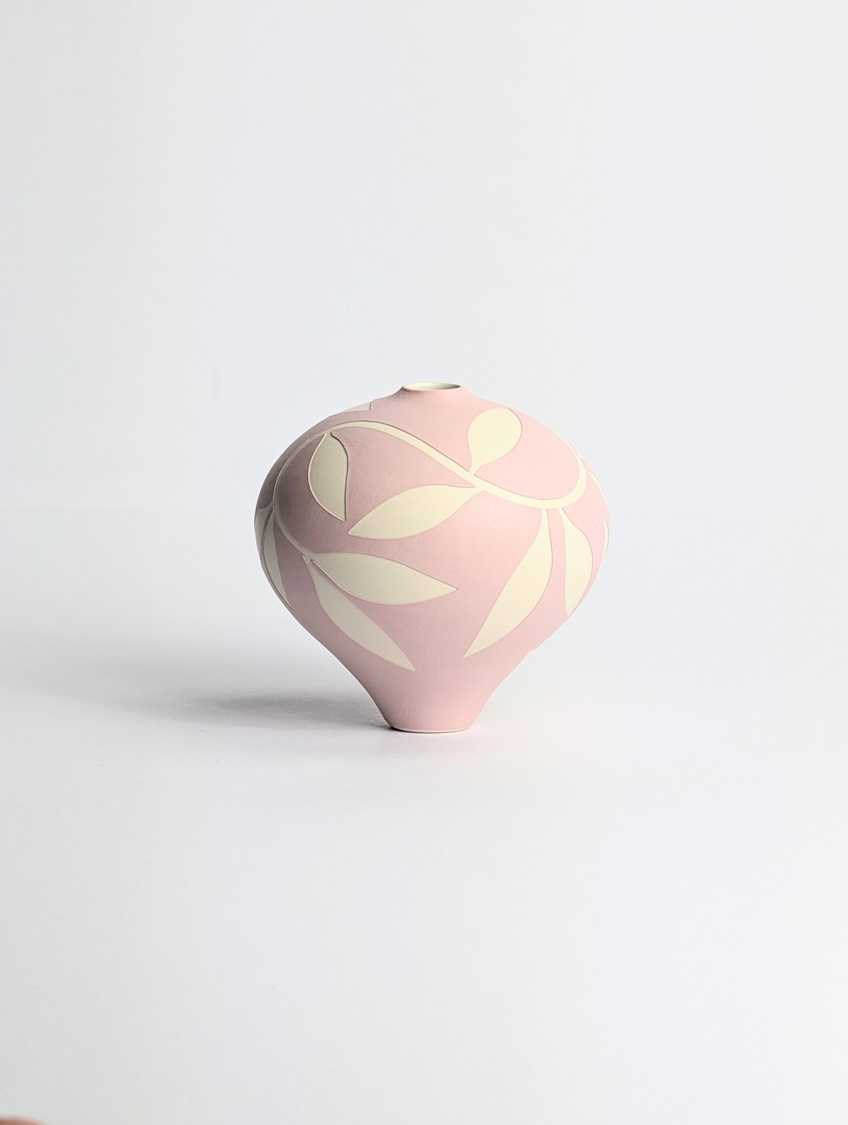 Image of Midi Pink & White Leaf Vessel
