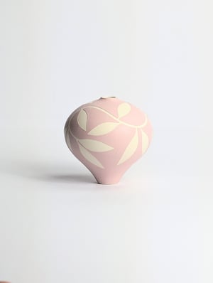 Image of Midi Pink & White Leaf Vessel