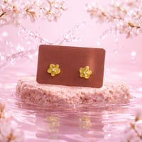 GREEN FLOWER STUD EARRING WITH CZ CENTER